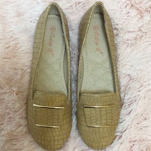 NWB croc loafers size 5.5/6